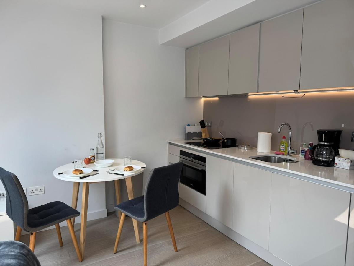 Apartment Prime Location! Cozy By Riverside,tube, Shops *