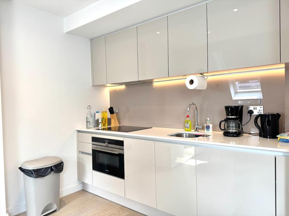 Prime Location! Cozy By Riverside,tube, Shops