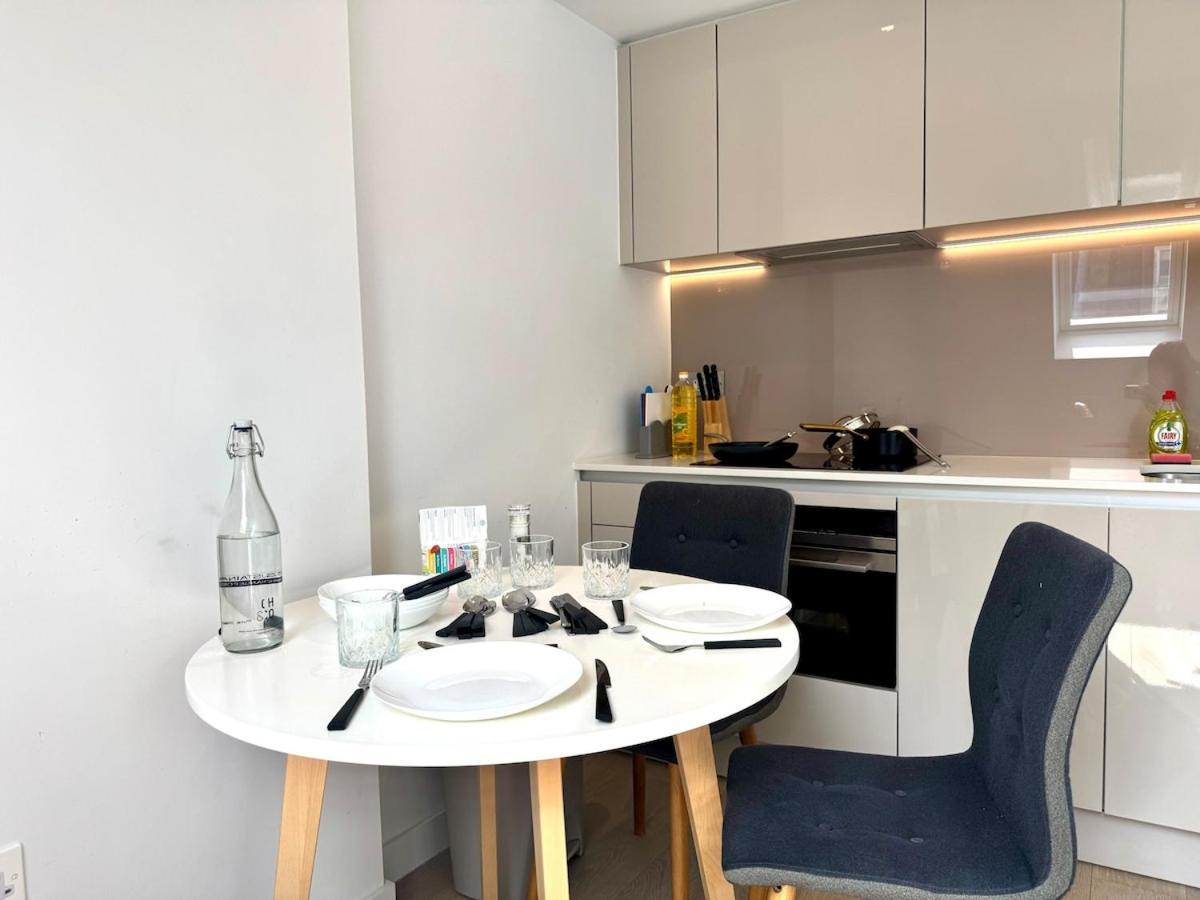 Apartment Prime Location! Cozy By Riverside,tube, Shops